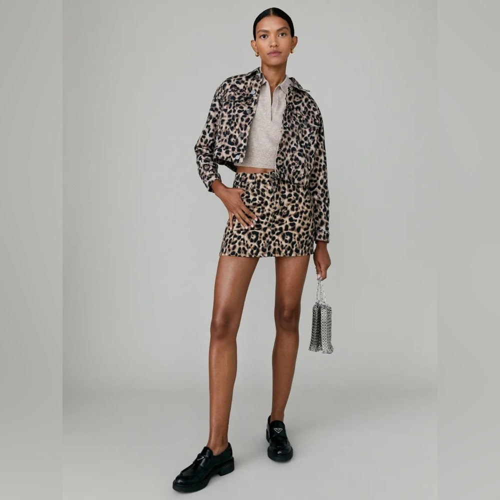 REFORMATION DENIM SKIRT SIZE 28 IN LEOPARD PRINT